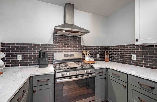 West Dover Apartment | Cozy Villager Chalet | Mountain Views | Firepit