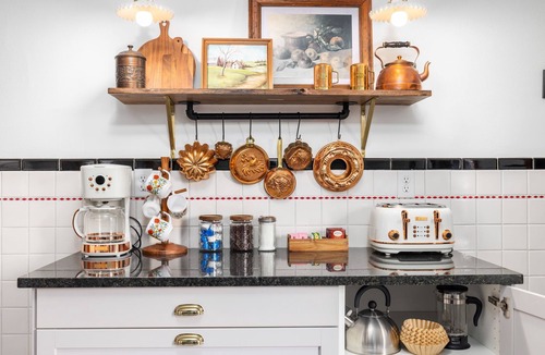 Downtown St. Louis Apartment | Cozy Vintage Home - Safe and Quiet