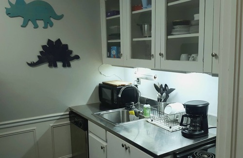 Hannon Park Condo | Cozy Vintage Studio Close To Downtown