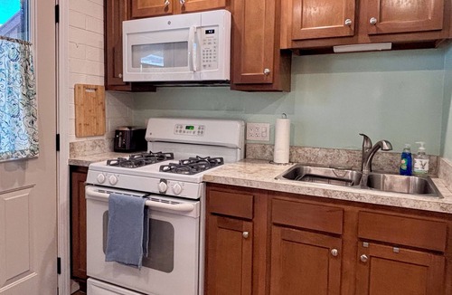 Green Valley Villa | Cozy Vintage Two Bedroom Villa In Green Valley