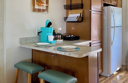 Green Valley Villa | Cozy Vintage Two Bedroom Villa In Green Valley