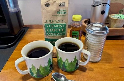 West Hartford House | Cozy VT Retreat Coffee Bar Fireplace Near Quechee Gorge Min to Woodstock