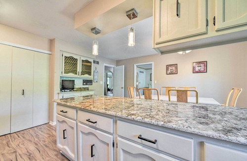 West Bloomfield House | Cozy West Bloomfield Home - Fishing Nearby!