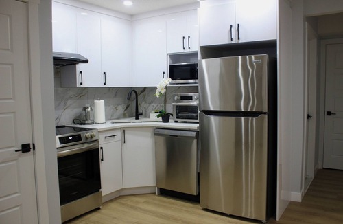 Sage Hill House | Cozy Walkout Basement suite