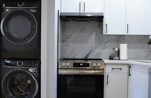 Sage Hill House | Cozy Walkout Basement suite