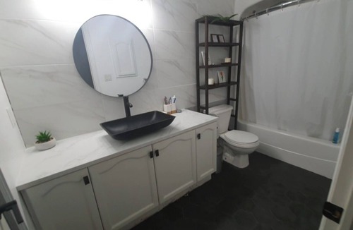 Kingston House | Cozy & Warm 3 Bedroom House