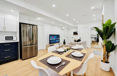 Whitby Apartment | Cozy, warm and inviting Oasisn2BRM | 1 Bathroom | Kitchen