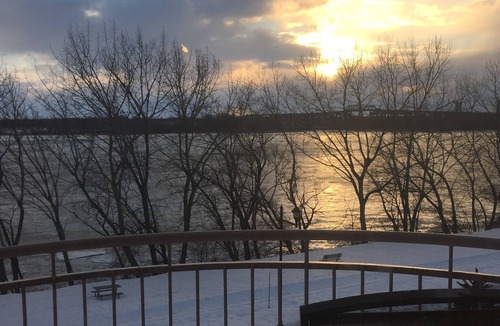 LaSalle Condo | Cozy water front Montreal