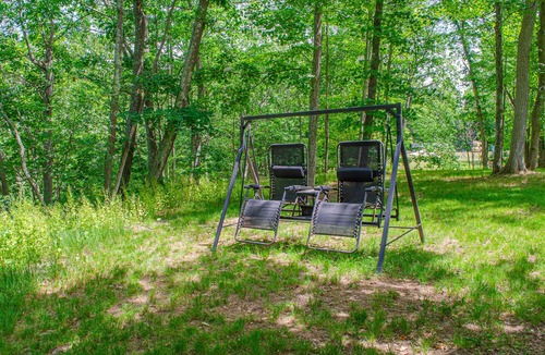 East Durham House | Cozy Waterfall Oasis + Firepit