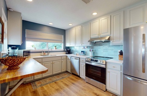 Ocean City House | Cozy waterfront cottage, pet friendly with AC, deck and shared dock