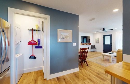 Ocean City House | Cozy waterfront cottage, pet friendly with AC, deck and shared dock