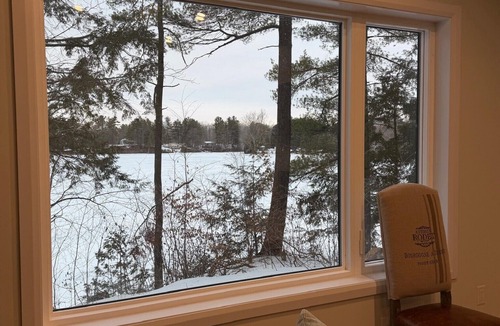 Seeleys Bay Cottage | Cozy waterfront 2-bedroom cottage in peaceful Seeley's Bay with AC