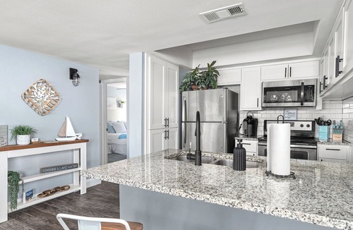 Point Venture House | Cozy Waterfront/Amazing Views/"Paradise Point" in Point Venture!
