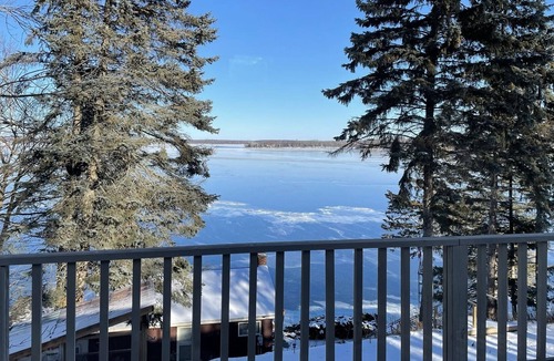 Prince Edward Cottage | Cozy waterfront cabin with incredible views