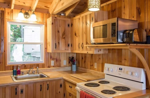 Raymond Cabin | Cozy Waterfront Cabin On Raymond Pond