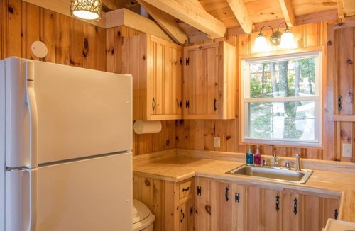 Raymond Cabin | Cozy Waterfront Cabin On Raymond Pond