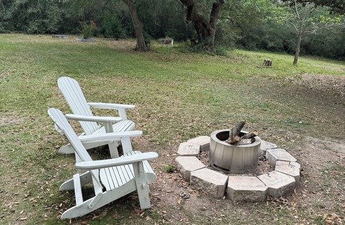 Elmaton Cabin | Cozy Waterfront Cabin Minutes from the Beach