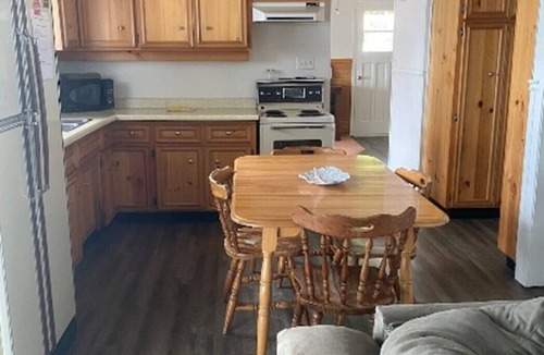 South Bruce Peninsula Cottage | Cozy Waterfront Cottage on Desirable Lake - 15min Drive to Sauble Beach