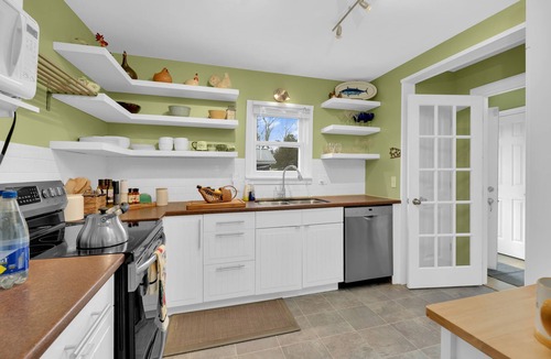 Leamington House | Cozy waterfront cottage