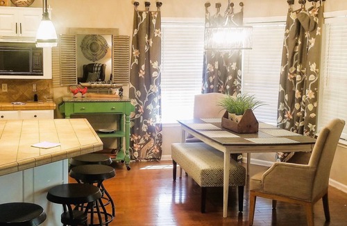 Valdosta House | COZY WATERFRONT COTTAGE WITH BEAUTIFUL VIEWS-PET-FRIENDLY