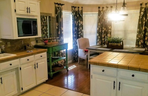Valdosta House | COZY WATERFRONT COTTAGE WITH BEAUTIFUL VIEWS-PET-FRIENDLY