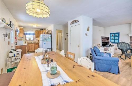 Westport House | Cozy Waterfront Cottage on Montsweag Bay!