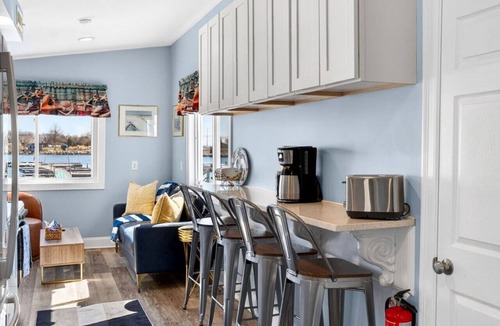 Groton House | Cozy Waterfront Cottage