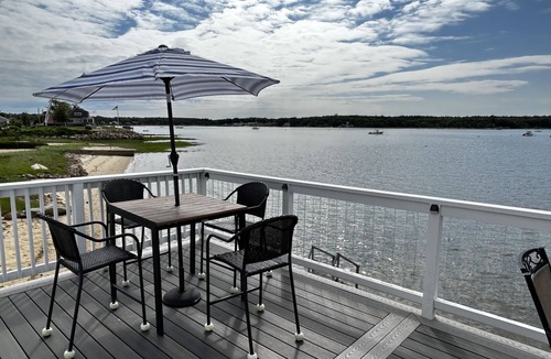 Wareham Center Cottage | Cozy Waterfront Cottage