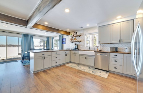 Long Lake Cottage | Cozy Waterfront Hale Cottage on Long Lake!