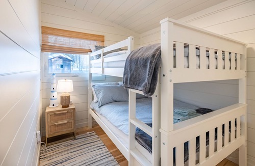 Lake of Bays Cabin | Cozy Waterfront Muskoka Cabin