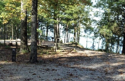 Modoc RV Rental | Cozy Waterfront RV Site for Masters Week