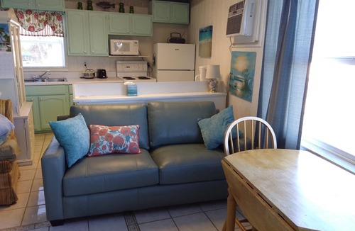 Indian Shores Condo | Cozy, Waterfront Studio Getaway