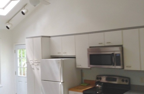 East Quogue House | Cozy Waterview Cottage! Perfect for couples