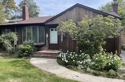 East Quogue House | Cozy Waterview Cottage! Perfect for couples