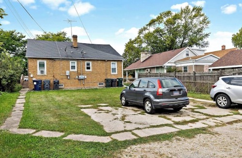 Waukegan House | Cozy Wauk-Townhse near navy basenn
