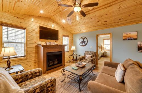 Waverly House | Cozy Waverly Cabin w/Fireplace & Deck!