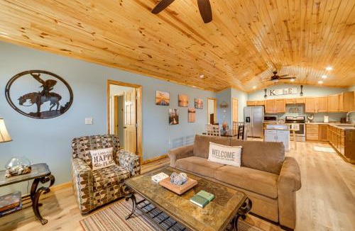 Waverly House | Cozy Waverly Cabin w/Fireplace & Deck!