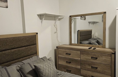 Williamsbridge Apartment | Cozy welcome warm stay