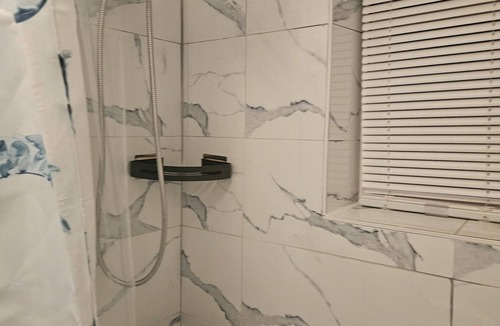 Williamsbridge Apartment | Cozy welcome warm stay