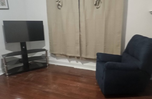 Williamsbridge Apartment | Cozy welcome warm stay