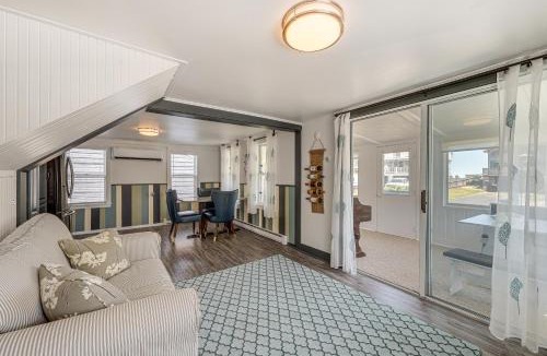 Wells House | Cozy Wells Cottage with Deck Steps to Beach!