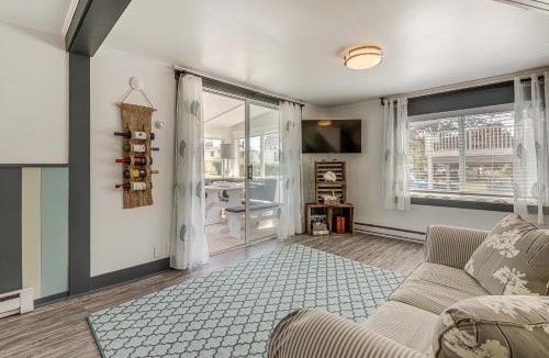 Wells House | Cozy Wells Cottage with Deck Steps to Beach!