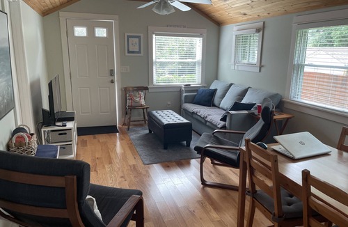 Westerly House | Cozy Westerly Cottage