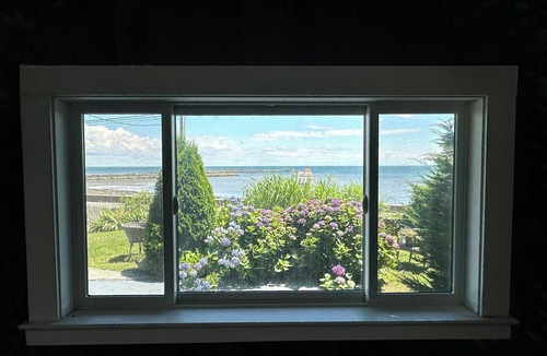 Westport House | Cozy Westport Beachfront Retreat