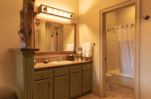 Big Cedars House | Cozy Wilderness Club at Big Cedar, 2 Bedroom Cabin