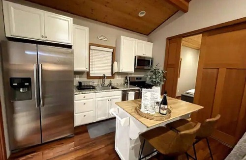 Sherwood - Tualatin South Cabin | Cozy Willamette Valley Cabin With Modern Comforts