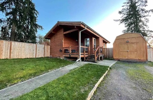 Sherwood - Tualatin South Cabin | Cozy Willamette Valley Cabin With Modern Comforts