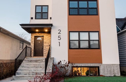 Winnipeg House | Cozy Winnipeg Getaway - Near The Forks & Hospital