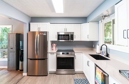 Minden Hills Cottage | Cozy Winter Lake Escape | 10 min from Haliburton - Grand Fireplace - Lakeviews