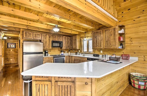 New Market House | Cozy Winter Retreat Great Location and Pet Friendly
